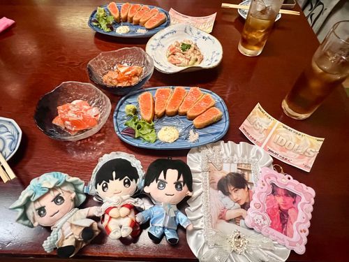 きのうは大好きなけんとくんのライブだったよ💙すっごくかっこよかった！
ライブの後はおいしいごはんをたくさん食べたんだ〜🎶