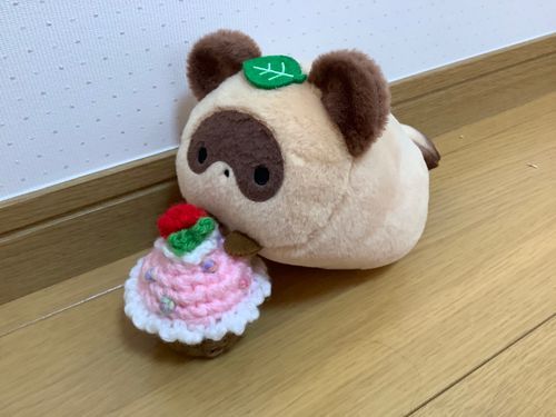 今度はカップケーキ！？🧁
今日のごちそうにしようかな〜？(・・?)
また美味しいものがあるといいな♪