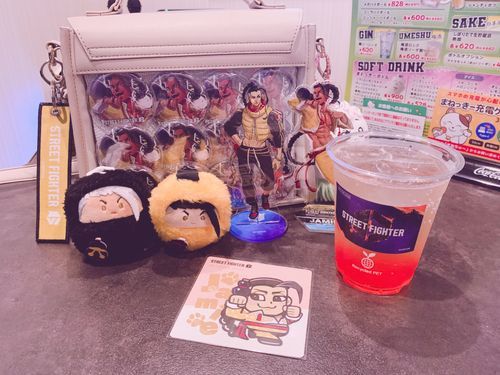 おれとからおけ？が　こらぼ？したときの　しゃしんだぜ
弟子はなんか　いっぱいのみものを　のんでたぜ
そんなにあつくねえのに　なんはいのむんだ？