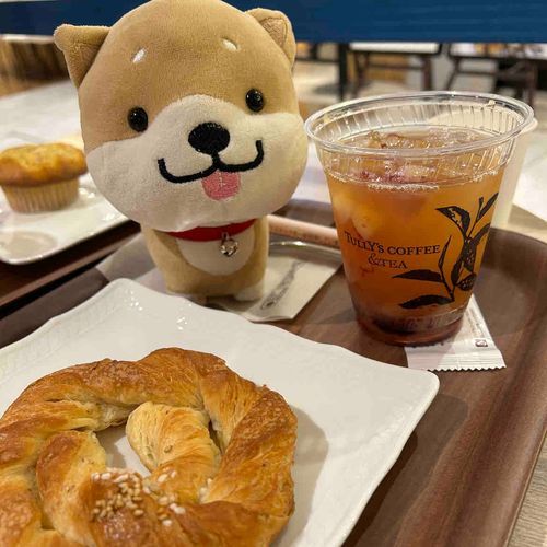 フルーツティーおいしいー
ヌシはクロワッサンが好きー
暖かいとおさんぽしたくなるよねー