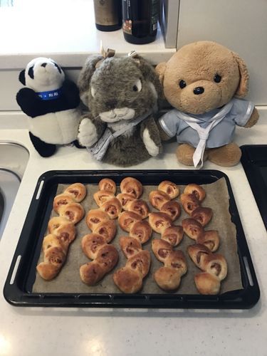 今日のお昼は久々の手作りパン。スープとサラダがあるといいね