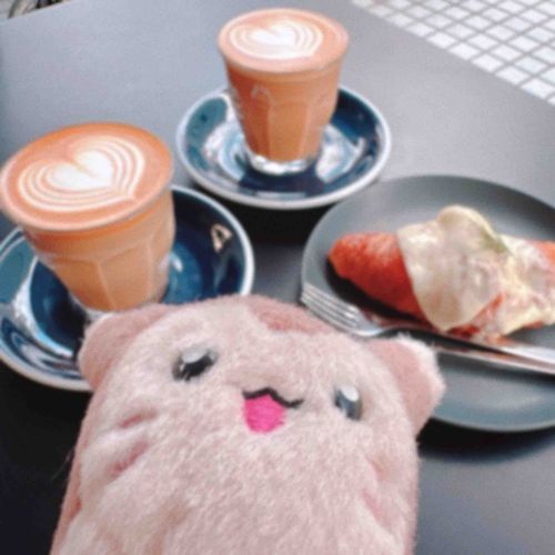 てち、クロワッサンもラテも全部いけます！
