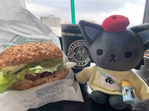 でんしゃでついたのは
はこだて でしたー！
らっきーぴーはい！！