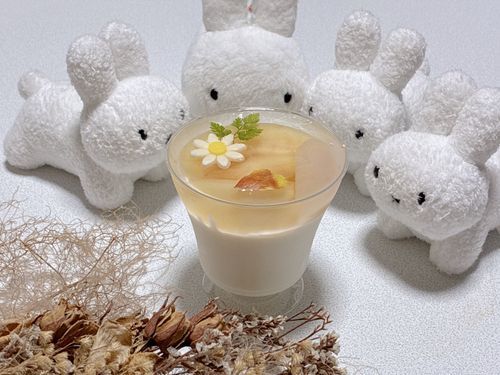 🐰⚪️デザートは桃杏仁
🐰よんだ？