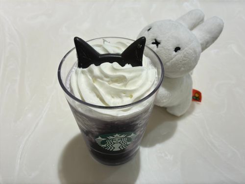 🐰⚪️モコモコのクリームにお耳が生えてます！！