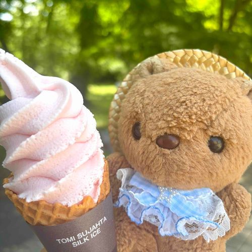 🐿ばらふぇすた おしゃしん2🐿

ことしも ばらそふと たべたよ🌹
あつかったから とっても おいしかった～🎶
あおい おそらの したで いろんな しゅるいの ばらが きれいに さいてたよ🌹✨️
まんかいの ときに いけて よかったなあ💖
おしゃしん もうちょと つづくよ～🎶
‪(՞ .  ̫ .՞)︎💕︎