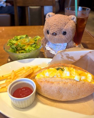 きょの おひるは たまごさんど🎶
おいもさんも ついてて おなかいぱい なったよ～💖
おそと でたら ちょとだけ おそら あかるく なって うれしかったよ✨️
じめじめ まいにち だけど たのしこと あると いいね🍀
‪(՞ .  ̫ .՞)︎💕︎