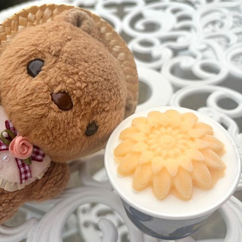 だりあえん おまけ おしゃしん‪🐿

1まいめは だりあじぇらーと✨️
あぷりこっとみるくの おあじだよ～💖
りすの だいすきな じぇらーとやさんで つくってるんだあ🎶
2まいめは おくの ほうに あった なぞの ちちゃな おへや🛖
かいぬしが この まどを みて ｢ほらーえいが みたい😱｣て こわがってたよ～💦
‪(՞ .  ̫ .՞)︎💕︎