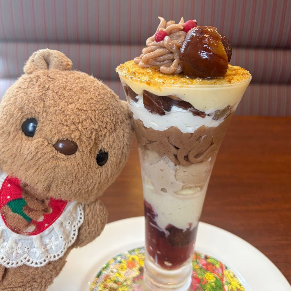 おそとに でたら とっても よい かおり✨️
いつのまにか きんもくせいの おはなが さいてたよ～💖
あめのひ おおいけど こころ うきうき🎶

たのしみに してた ろいほさんの あきの ぶりゅれぱふぇが はじまったから さっそく たべて きたの🎶
おいものと まよったけど くりと かしすの ぱふぇに したよ～🌰✨️
‪(՞ .  ̫ .՞)︎💕︎
