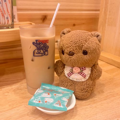 あめが やんでる じかんに おかいもの でかけたけど また ふって きちゃた…💦
こめださんで あまやどり☂️

あしたは はれるて ほんとかなあ？
おでかけ したいから おひさま がんばって ほしいよ～☀️
‪(՞ .  ̫ .՞)︎💕︎