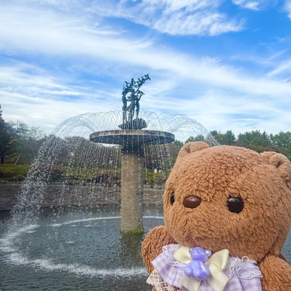 きのうの つづき🐿🎶

きょねんは みどりが おおい こきあを みたけど ことしは もっともっと あきの おいろが みられたよ💖

2まいめの おしゃしん 1ほんの きが きれいな つーとんからーに なってるの おもしろいよねえ✨️

おてんき よくて とっても たのし おでかけ なったよ🎶

やぱり りす まんまる こきあに にてるかなあ…💦
‪(՞ .  ̫ .՞)︎💕︎