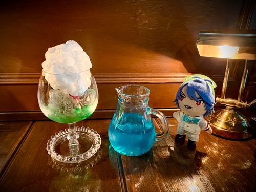 😺「雨の日☔だったから裏メニューのペトリコールっつードリンク🍹も頼んでもらったんだよな。俺のグリーンカラーだ！」