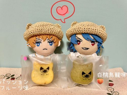 😸「台湾料理屋さんでお土産に買ったパイナップルケーキ🍍も猫さんの形してるんだぜ！🐱」

🐦「大きさも小官たちサイズでso cuteだな」