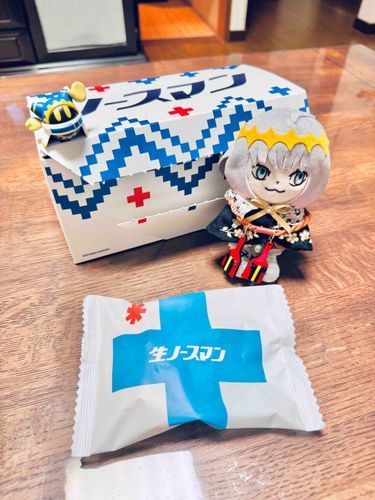 北海道のお土産の生ノースマンだよ。パイ生地の中にあんこと生クリームが入ったお菓子なんだって！レトロでオシャレなパッケージ…どんな味がするのかな？