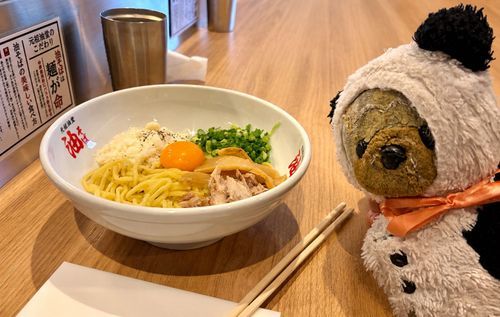 久しぶり〜🌟
今日は油そばってのを食べてみたよ！
にんにくいっぱい入れちゃった🧄