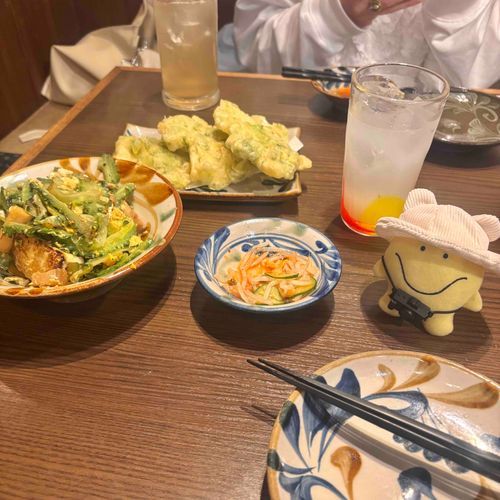 沖縄料理のお店！🌺
どれもめちゃうまだった上にお会計安かった😳👏