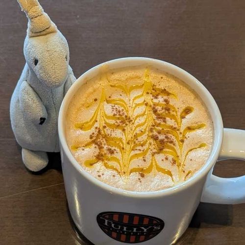 ぱんぷきん ちゃい みるくてぃー のんだの！きれいな もよう うれしい