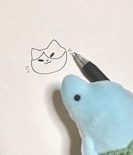 きょう　ゆめに
おそらにいる　ねこに　そっくりな
がらの　こねこが　きてくれた

そっちの せいかつは たのしい？さむくない？ひとりぼっちじゃない？
たくさん たべて、たくさん あそんで まっててね
また いつでも あいにきてね