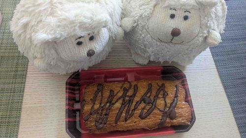 うがつくから鰻の蒲焼き風デニッシュを食べるじゃじゃ