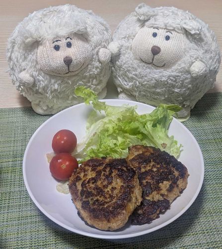 野菜入りハンバーグじゃじゃ