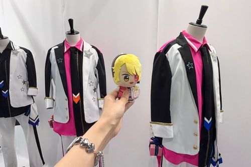 3人がこの衣装着てるとこ見たいよ〜😭