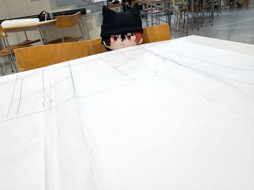 「……おい、顔が疲れてるぞ」

服飾学生らしくなってきました
疲れ果てて癒しが必要だったので出てきてもらいました
スカートの丈が4mm合わない……