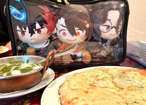 むつ｢チーズがようけ入っちゅう！｣
先生「これはこれは、チーズにはちみつにシナモンの組み合わせだね。食事の主食と言うより甘味なのではないかな？」
肥前「おれも食うから出せ、出せ」