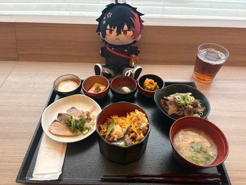 ｢朝めしだ。岡山のご当地ものだ｣