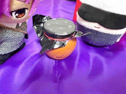 初めて見た壺プリンに興味津々