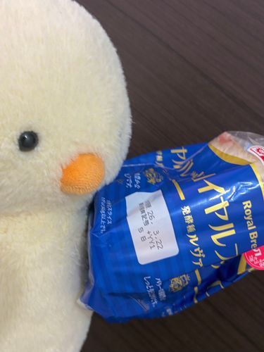 お昼パンでいいやー、、あ、2日切れてるっぴ、、いけるかな、、