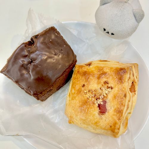 🐟ベーコンとクリームチーズの生スコーン、サクほろしっとりで美味🫶
🐱めりちゃんはチョコがいいの