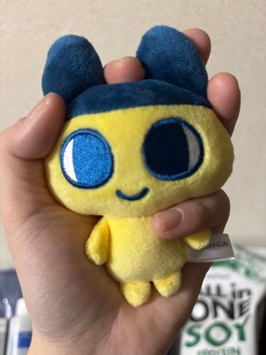 なでまわされててくすぐったいです…