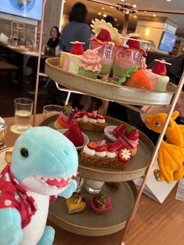 いちごコーデで、いちご食べた🦕