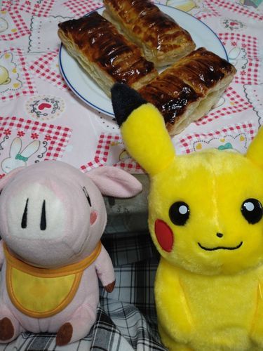 えのぐぺんきママとアップルパイ作ったよ🍎🥧