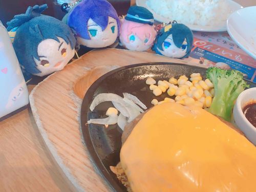 おれが、うわさのさだちゃんだ！
はんばぁぐのちーず ど派手でうれしかったぜ！
みっちゃんにたのんだら 本丸でつくってくれるかなぁ？