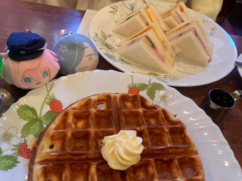 まんまるのあおえさん と 🧇🥪
くりぃむそぉだ の おしゃしん わすれてしまいました…