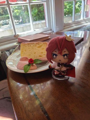 ばらの　しふぉんけーきだよ　なかなか　おいしいじゃないか