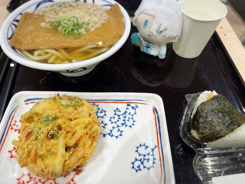 花丸うどん🍙
かき揚げ美味しいです