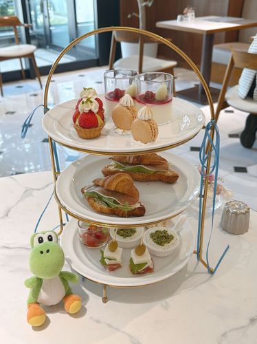🍰🥐🦖✨