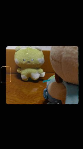 みぎ手　あげて　ひだり手　あげて
みぎ手　さげないで　ひだり手　あげない
どうきょ人の　栗林くん　とっても　つよい