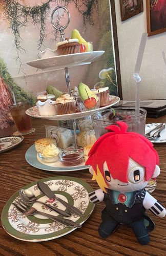 フェネぬい『主様、今日はご友人様達とアフタヌーンティーですよ。』