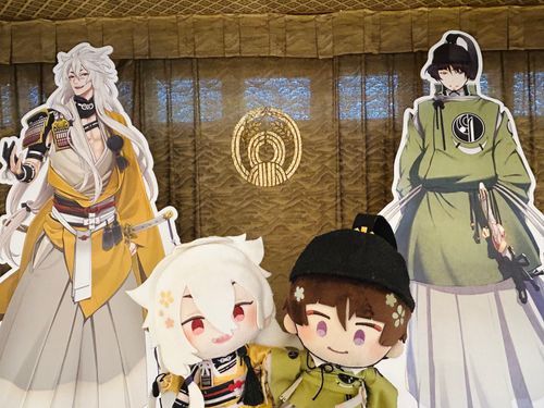 石切丸『刀の私達に会ってきたよ。』
小狐丸『主様、こちらは、“ぱねる”というのですか？』