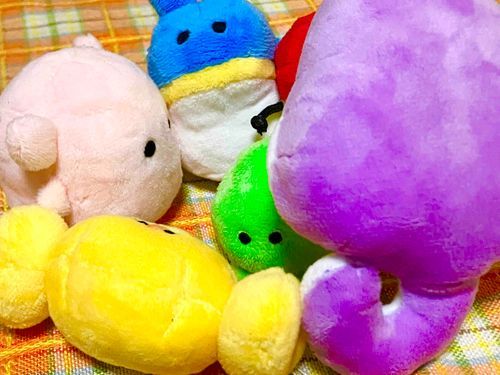 #メンダコ #あいされてるぬいぐるみ 

ぷくたち「かーごめかーごめ」
