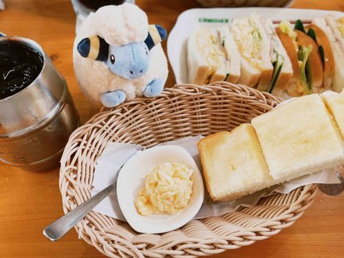 カビゴン完売で大人しくモーニングを注文😭
食パン一切れでも分厚くておなかいっぱい！美味しかったね☕️