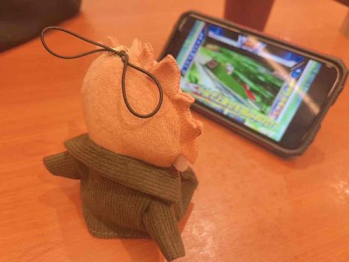 スマスロモンキーターンのPVを見てたらカバンから這いずりいでて、とてとて寄ってきました。