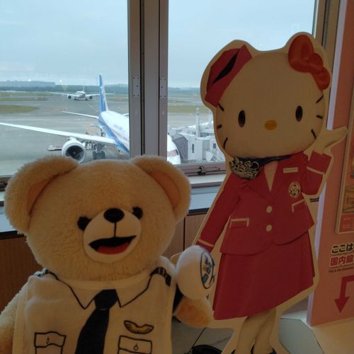 新千歳空港にキティCAさんがいたよ🎀🩷