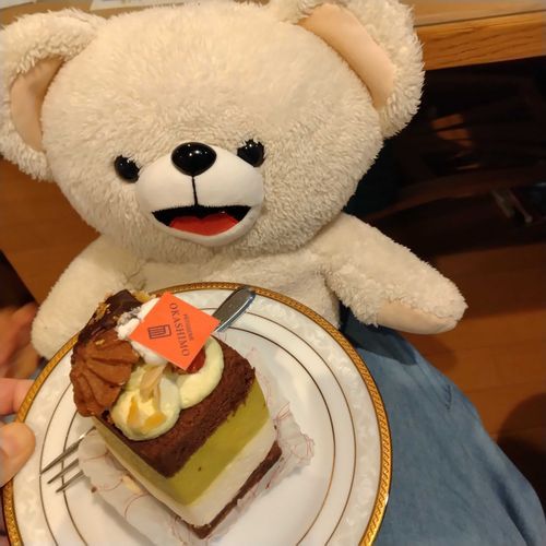 パパの弟からピスタチオケーキをいただいたよ🐻‍❄️🍀♥️美味しかった🐻‍❄️