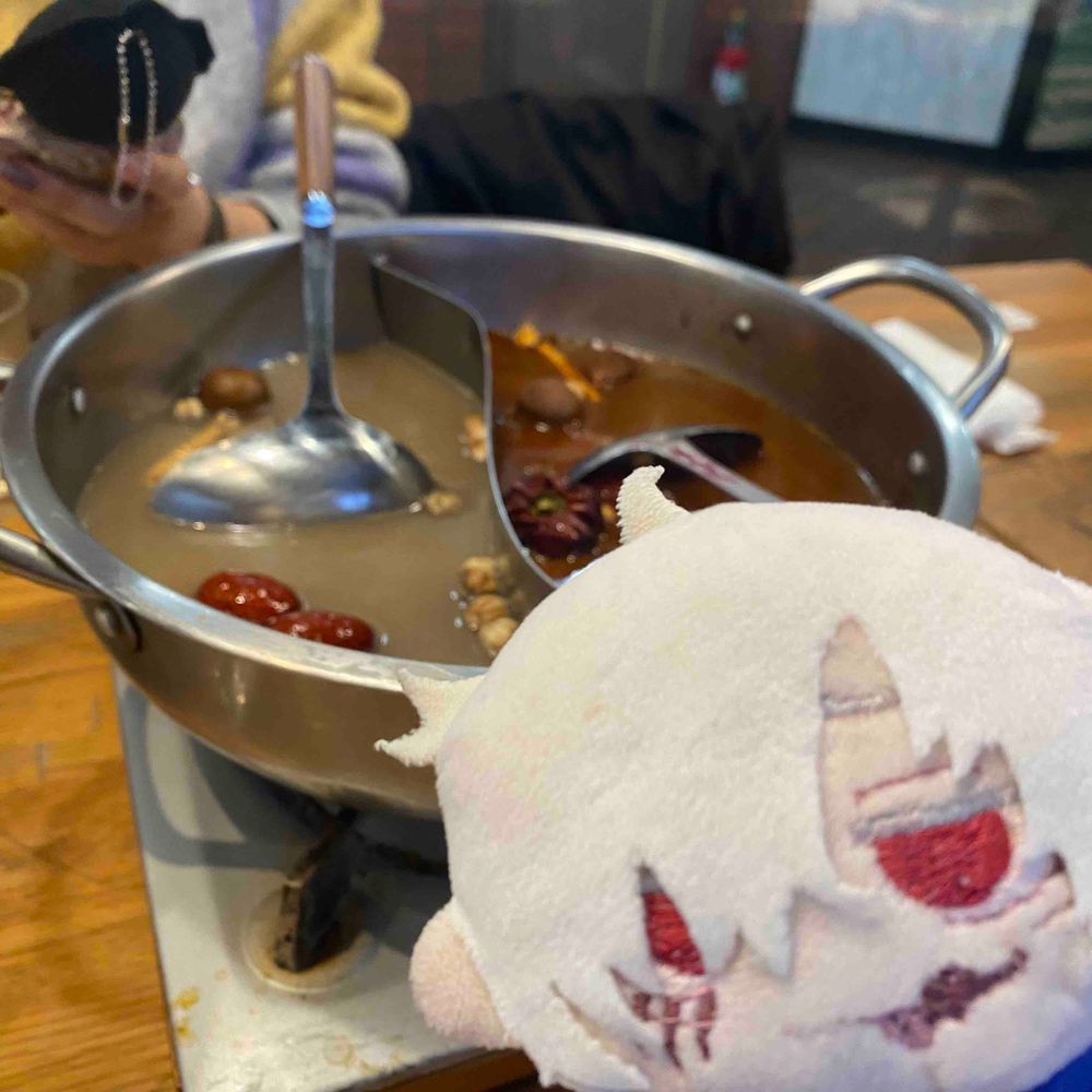 きｮｳは、ｵﾄもだﾁの ふｶﾄ おででｹ ｼました
あﾁｱﾁの ﾋなべ たべたﾖ

#tiny_zombie_nui 