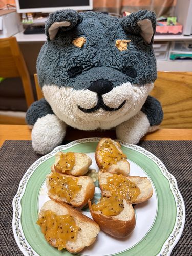 わんの パン
きいろの キウイジャム たっぷりなの