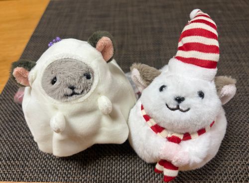 サンタねずみ おともだち つれてきました
おばけねずみ です
おやつ くれませんかね